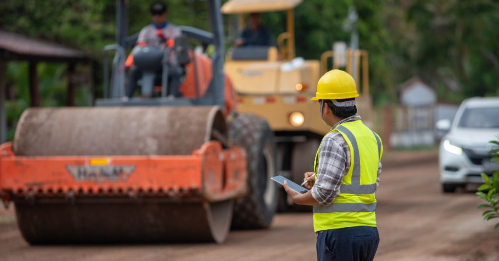 ¿Qué Maquinaria Pesada se Ocupa para Construir Carreteras? 🛣️