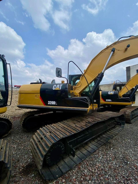 EXCAVADORA 2010 CATERPILLAR 320DL