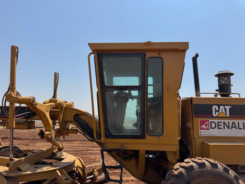 MOTOCONFORMADORA CATERPILLAR 140H 1999