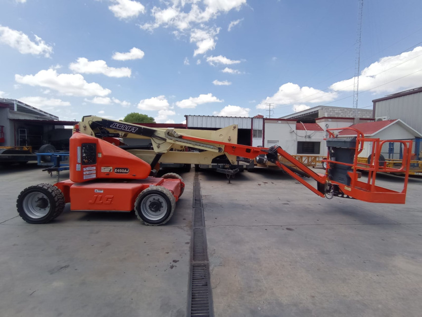 ELEVADOR ARTICULADO 2013 JLG 2WD 450AJ