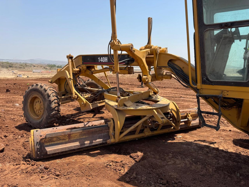 MOTOCONFORMADORA CATERPILLAR 140H 1999