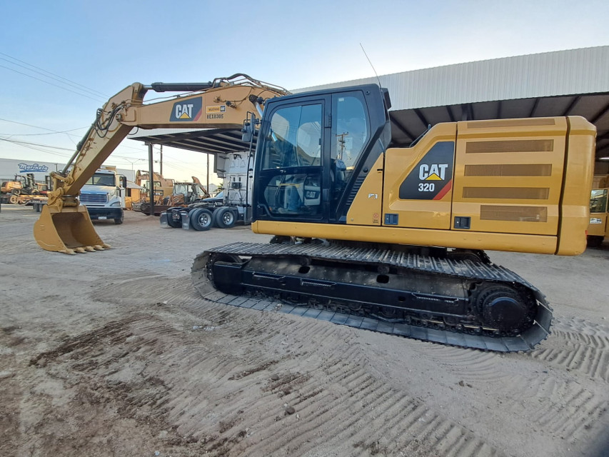 2019 CAT 320