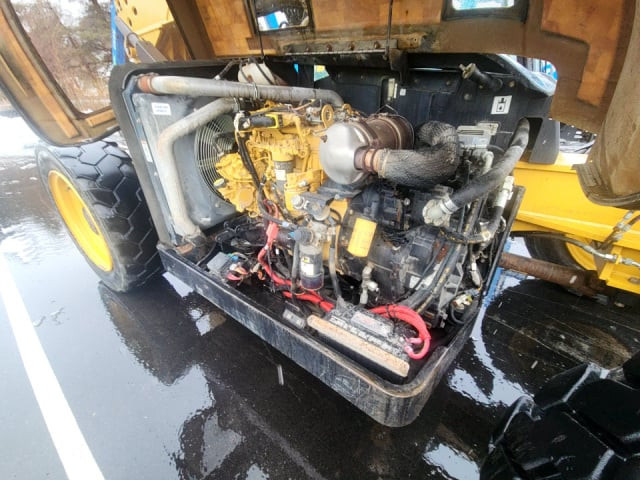 ELEVADOR TELESCóPICO 2012 CATERPILLAR TL642C