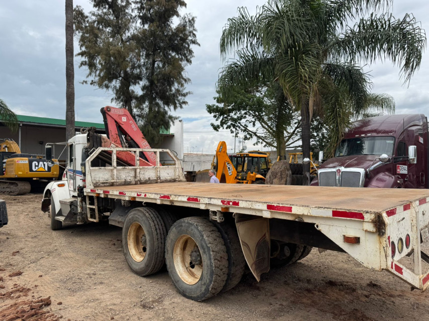 GRúA ARTICULADA 2000 KENWORTH HIAB