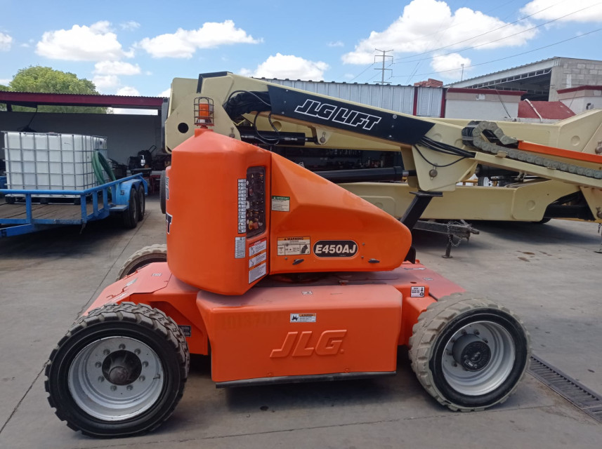ELEVADOR ARTICULADO 2013 JLG 2WD 450AJ