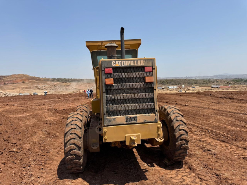 MOTOCONFORMADORA CATERPILLAR 140H 1999