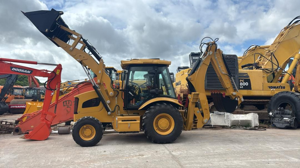 RETROEXCAVADORA 2025 CATERPILLAR 420F