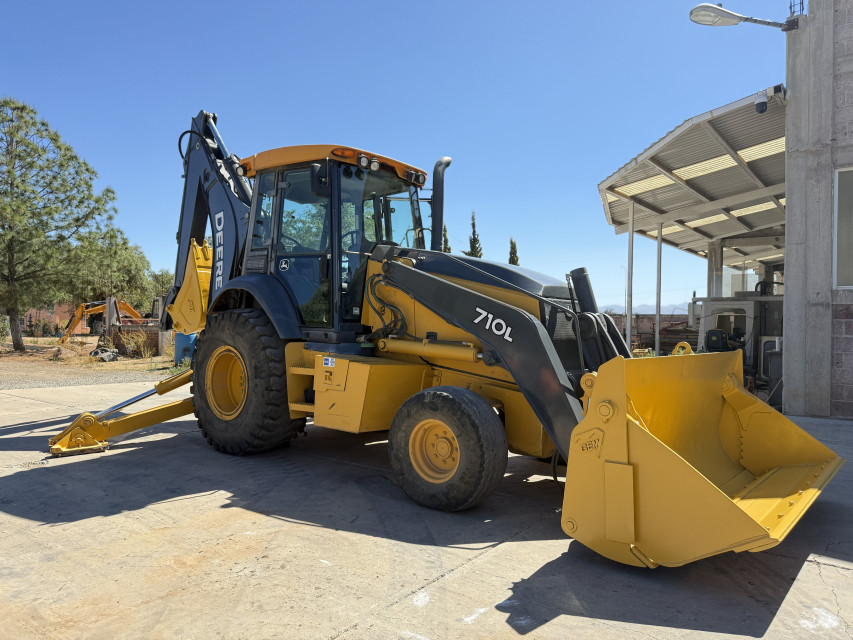 RETROEXCAVADORA 2018 JOHN DEERE 710L