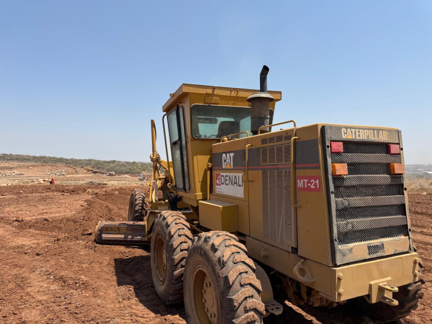 MOTOCONFORMADORA CATERPILLAR 140H 1999