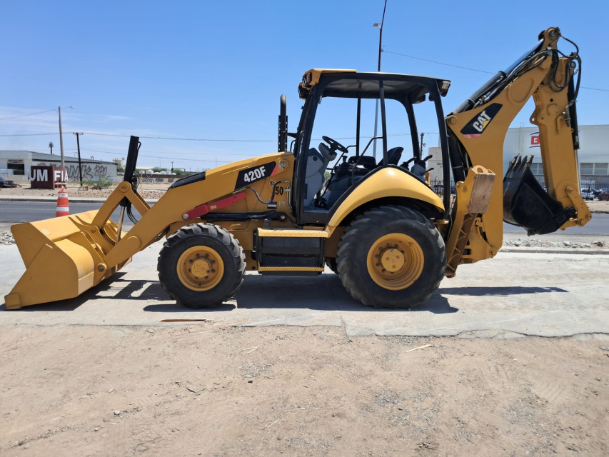 2015 CAT 420F