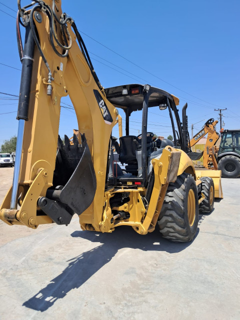 2015 CAT 420F