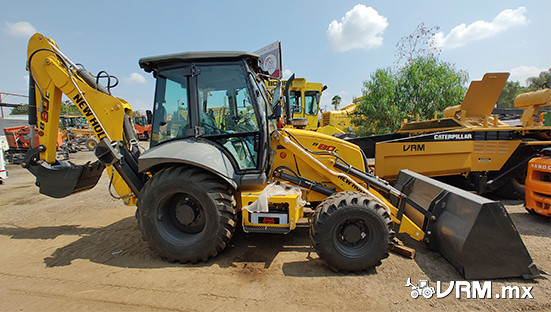 RETROEXCAVADORA 2022 NEW HOLLAND B08C