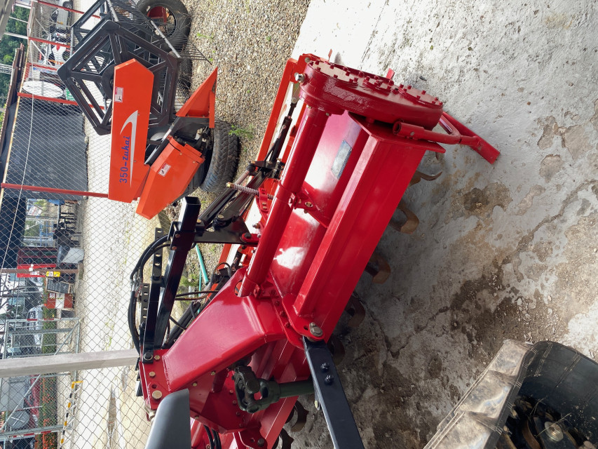 TRACTOR 2023 ZUKAI 702S