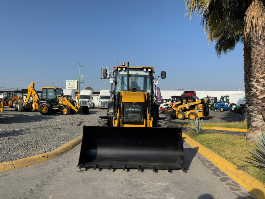 RETROEXCAVADORA 2025 LOVOL FB878M