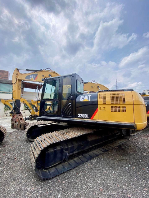 EXCAVADORA 2010 CATERPILLAR 320DL