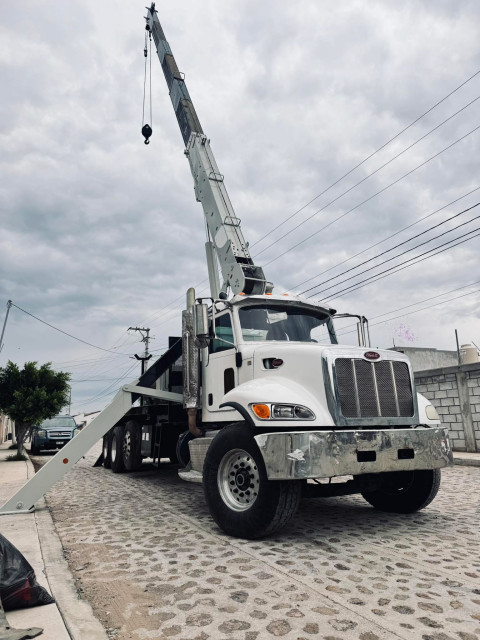 GRúA EN CAMIóN 2016 PETERBILT NATIONAL 20 TON