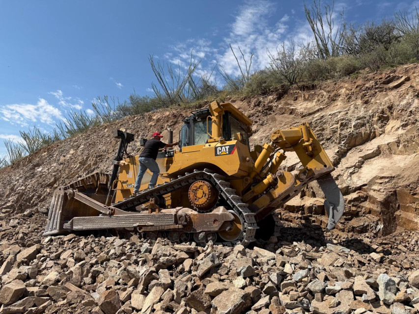 TOPADOR FRONTAL 2013 CATERPILLAR D8T
