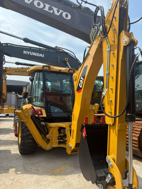 RETROEXCAVADORA 2025 CATERPILLAR 420F