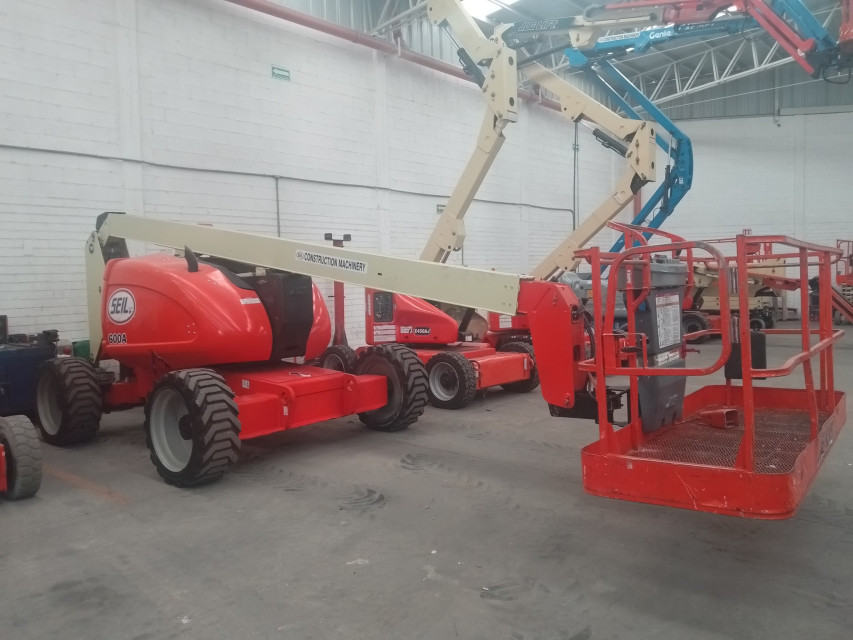 ELEVADOR ARTICULADO 2013 JLG 4WD 600A