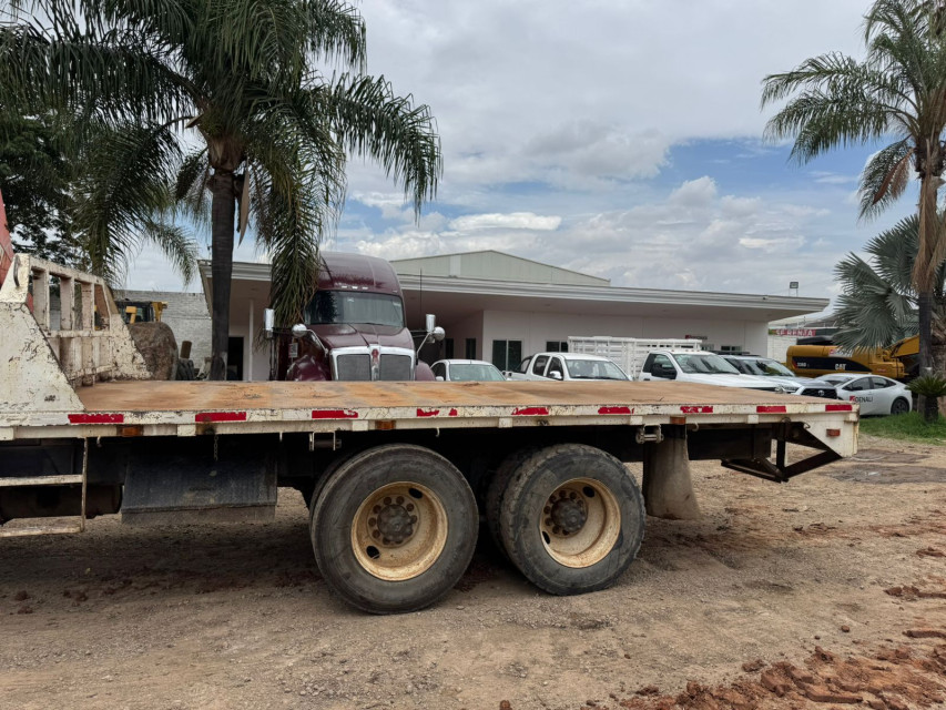 GRúA ARTICULADA 2000 KENWORTH HIAB