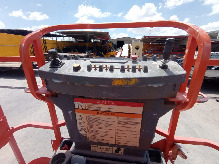 ELEVADOR ARTICULADO 2013 JLG 2WD 450AJ
