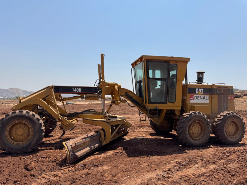 MOTOCONFORMADORA CATERPILLAR 140H 1999