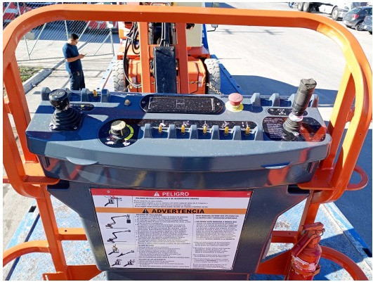 ELEVADOR ARTICULADO 2014 JLG 2WD E400AJPN
