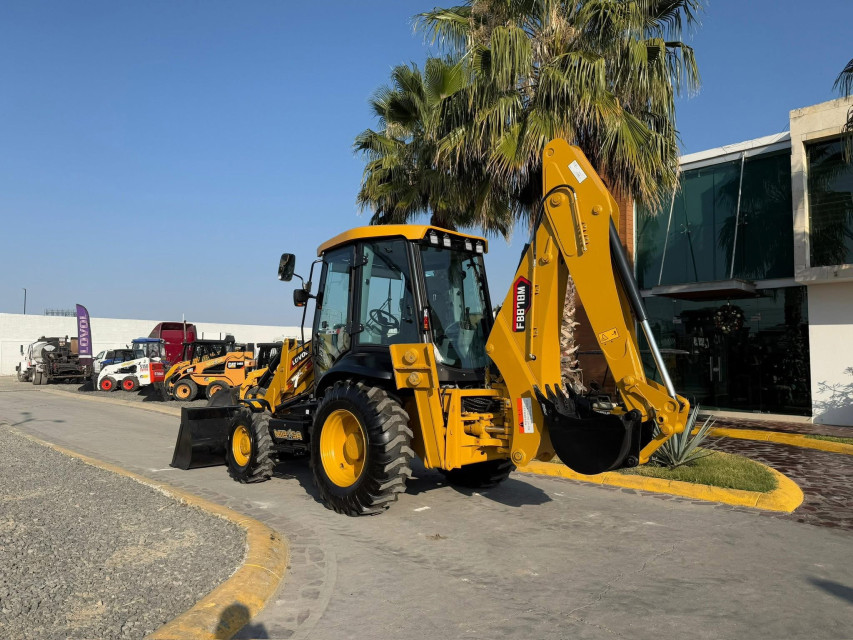 RETROEXCAVADORA 2025 LOVOL FB878M