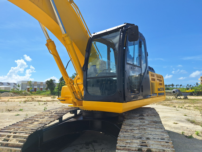 EXCAVADORA 2012 KOBELCO SK210LC