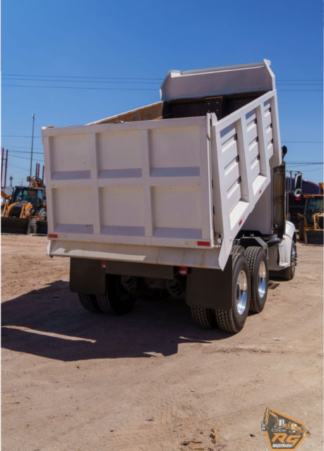 2010 PETERBILT