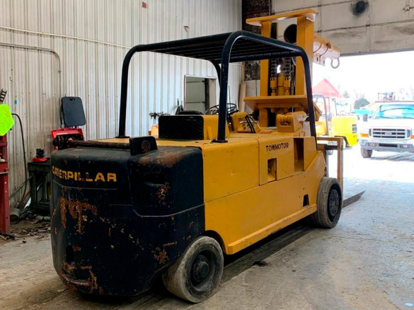 MONTACARGAS CATERPILLAR T400