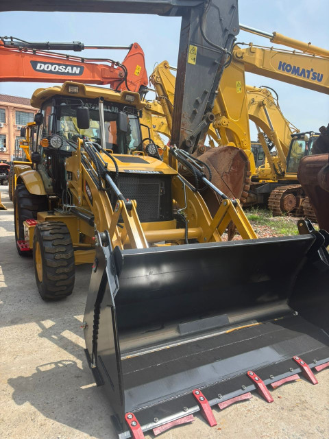 RETROEXCAVADORA 2025 CATERPILLAR 420F