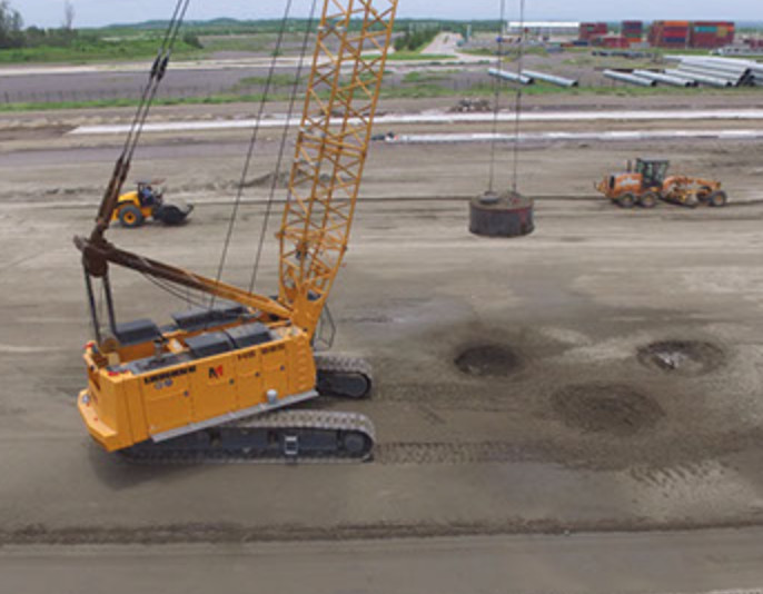 CRAWLER CRANE LIEBHERR 885 HD
