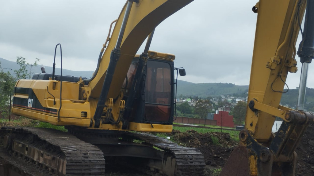 EXCAVADORA CATERPILLAR 225BLC
