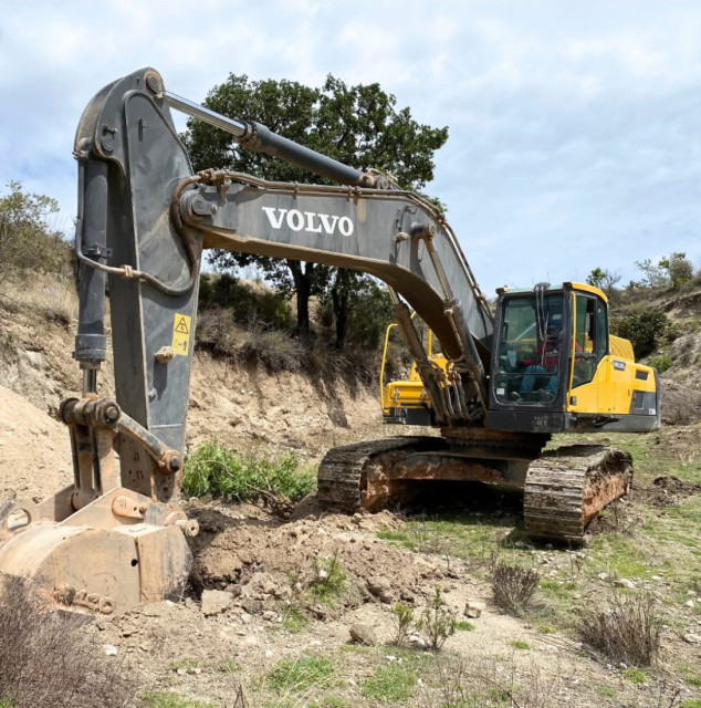 EXCAVADORA 2015 VOLVO EC350DL