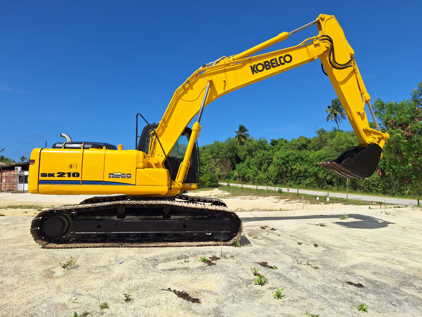 EXCAVADORA 2012 KOBELCO SK210LC