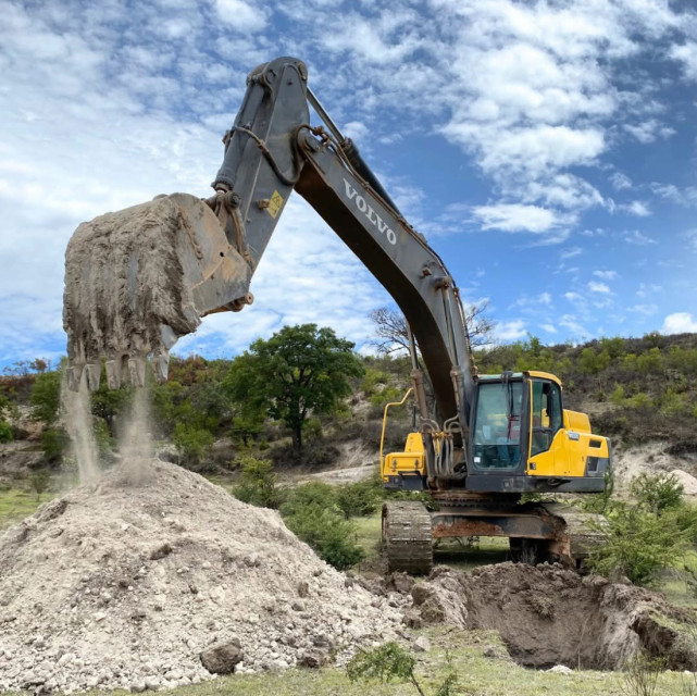 EXCAVADORA 2015 VOLVO EC350DL