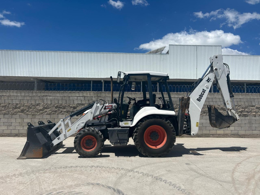 RETROEXCAVADORA 2022 BOBCAT B730R