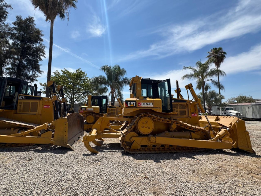TOPADOR FRONTAL 2000 CATERPILLAR D6T