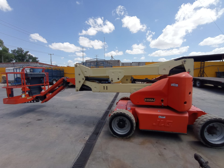ELEVADOR ARTICULADO 2013 JLG 2WD 450AJ