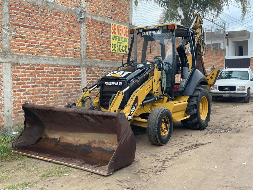 RETROEXCAVADORA 2012 CATERPILLAR 420EIT