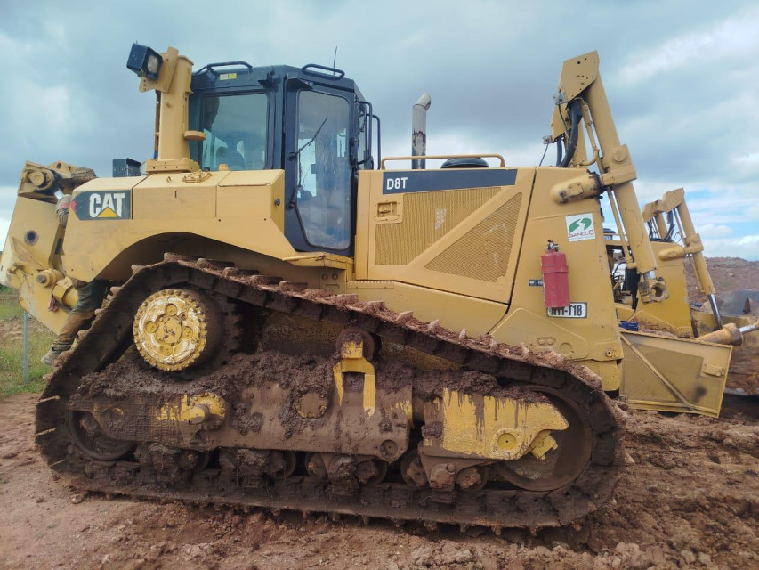 TOPADOR FRONTAL 2013 CATERPILLAR D8T