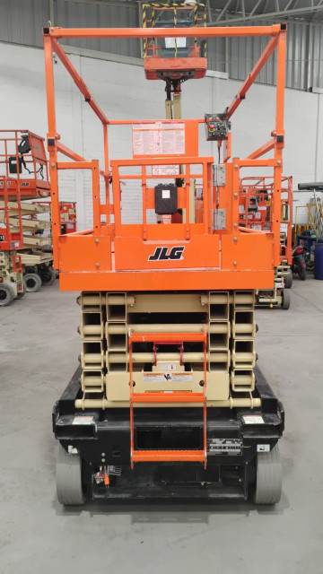ELEVADOR TIJERA 2023 JLG R3246 32 FT
