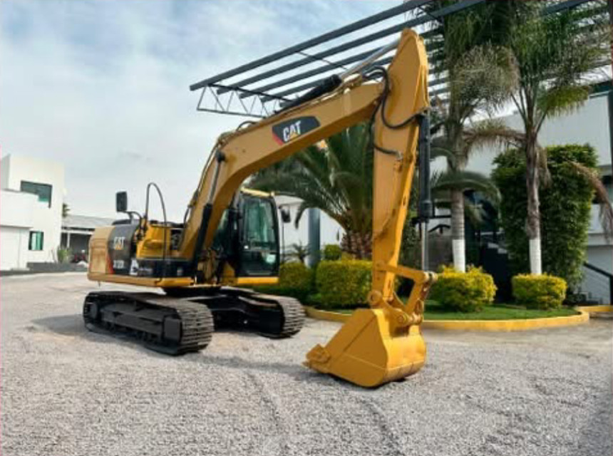 EXCAVADORA 2013 CATERPILLAR 312D