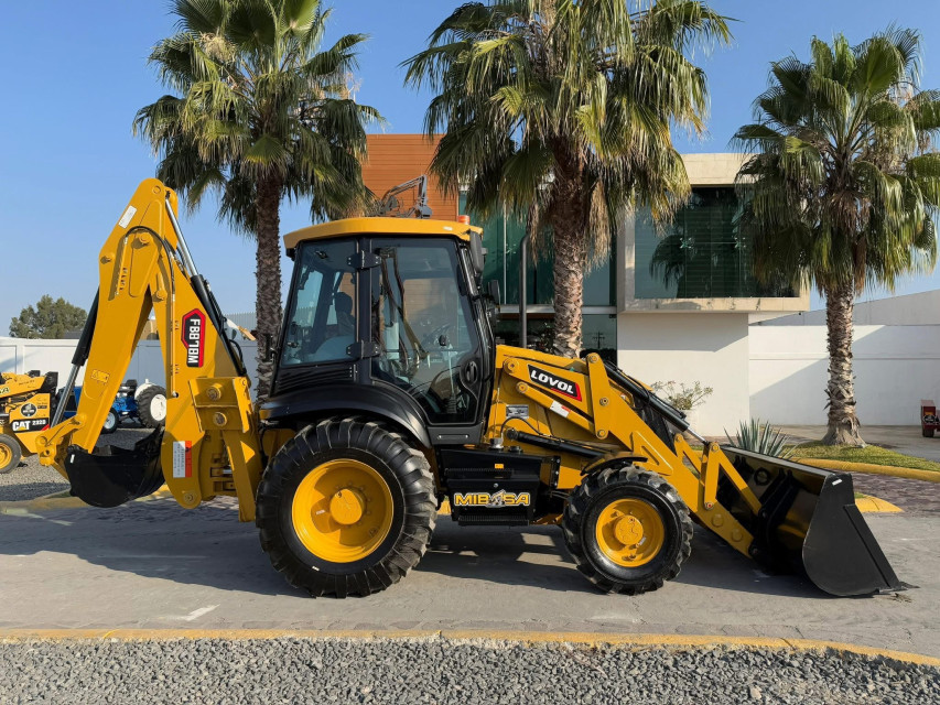 RETROEXCAVADORA 2025 LOVOL FB878M