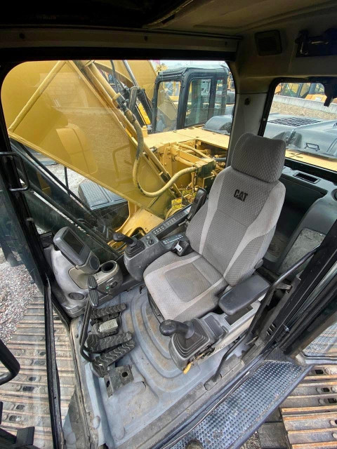 EXCAVADORA 2010 CATERPILLAR 320DL