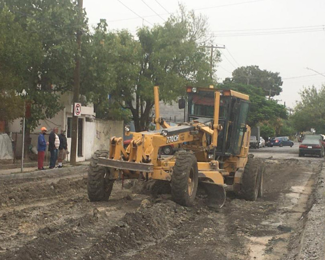 JOHN DEERE 770CH